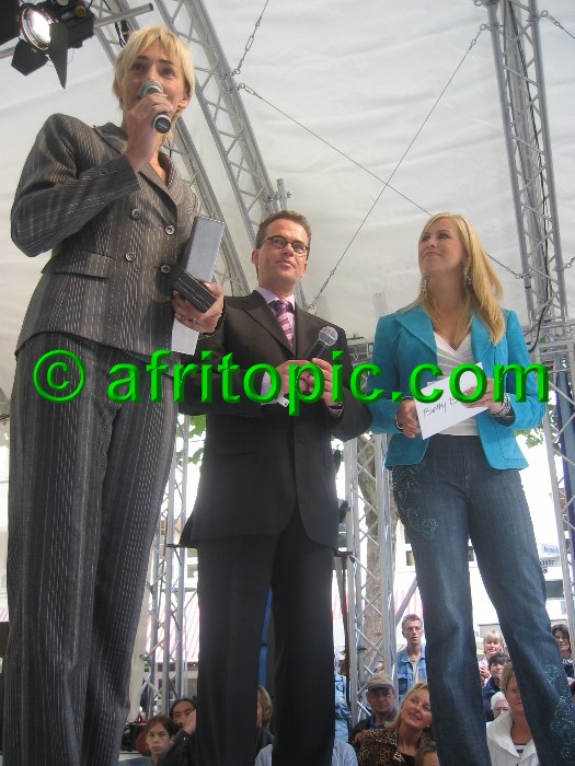 ../Images/Krefeld-Strssenmodenschau-2005 105.jpg